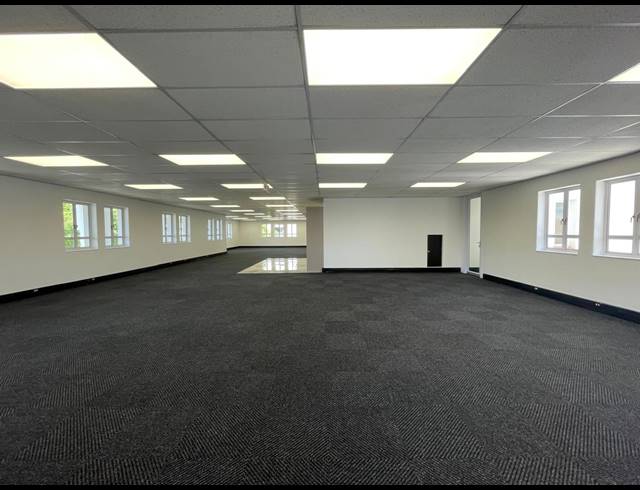 377M² OFFICE TO LET IN BRYANSTON